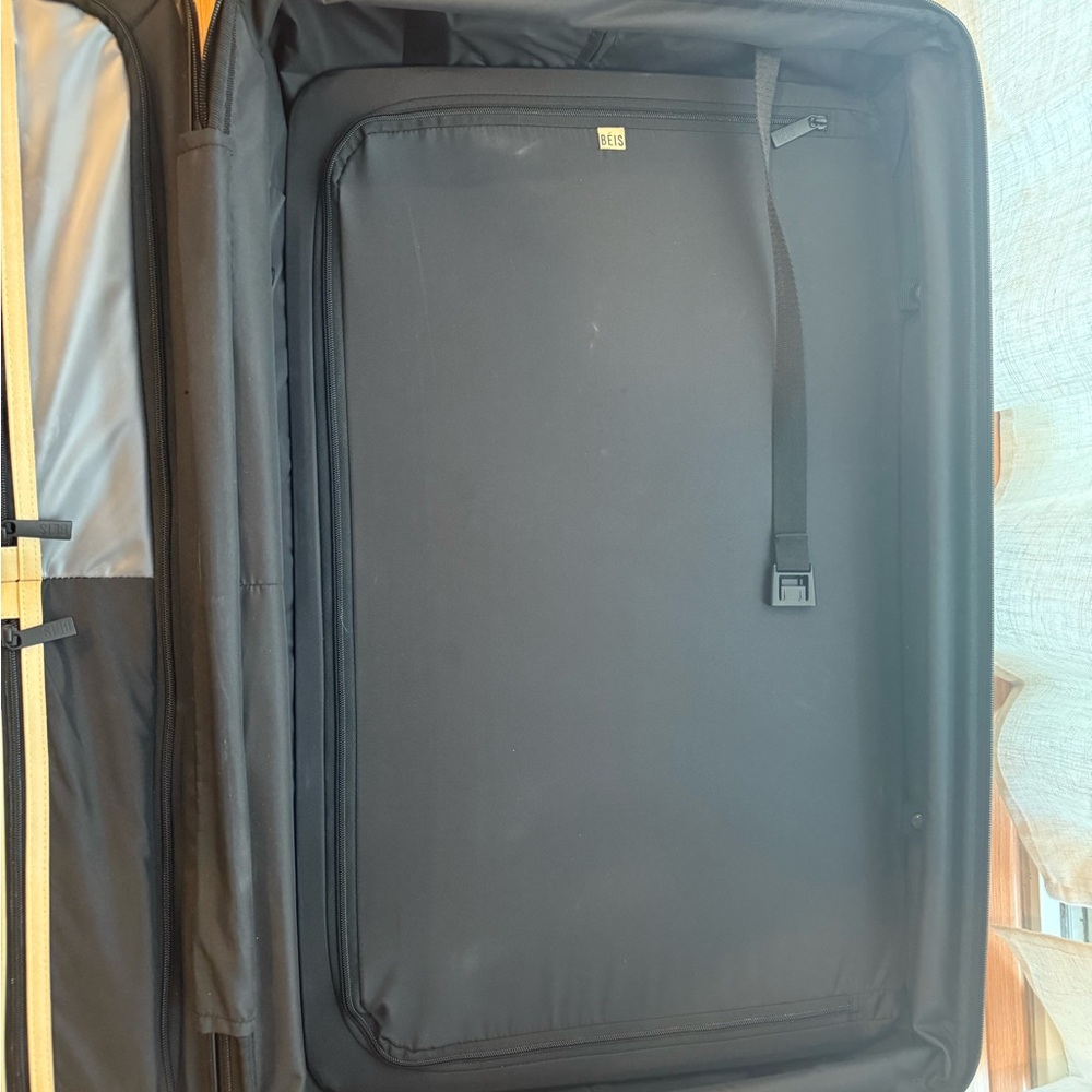 Beis - The 29" Large Check-In Roller - Picture 13 of 16